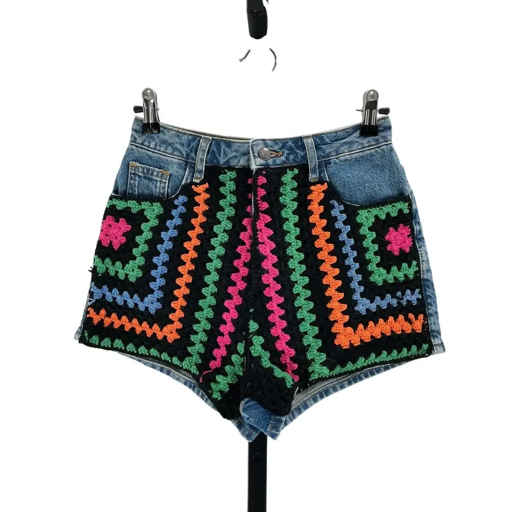 Farm Rio Crochet-Paneled Green Cotton Denim Shorts Size 25 - Picture 2 of 4